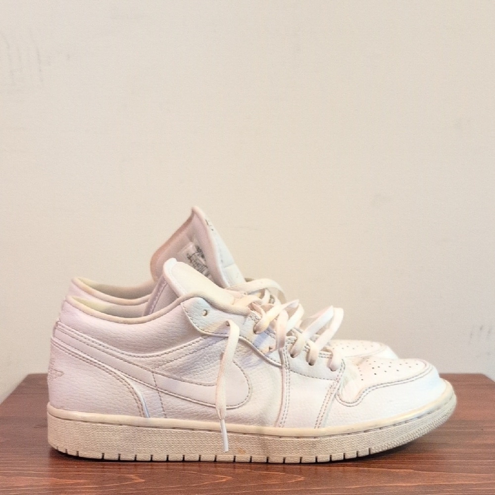 Nike Air Jordan 1 Low Sz 8.5